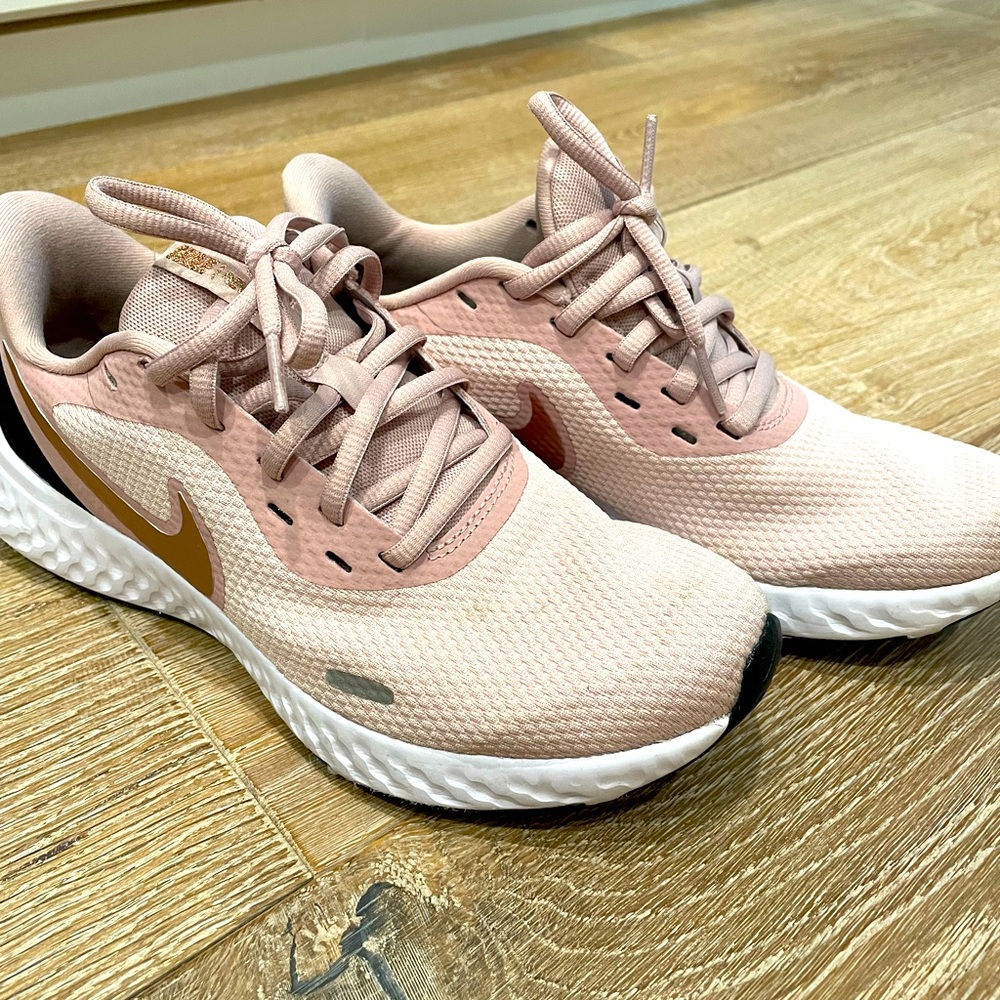 Nike women’s size 7.5